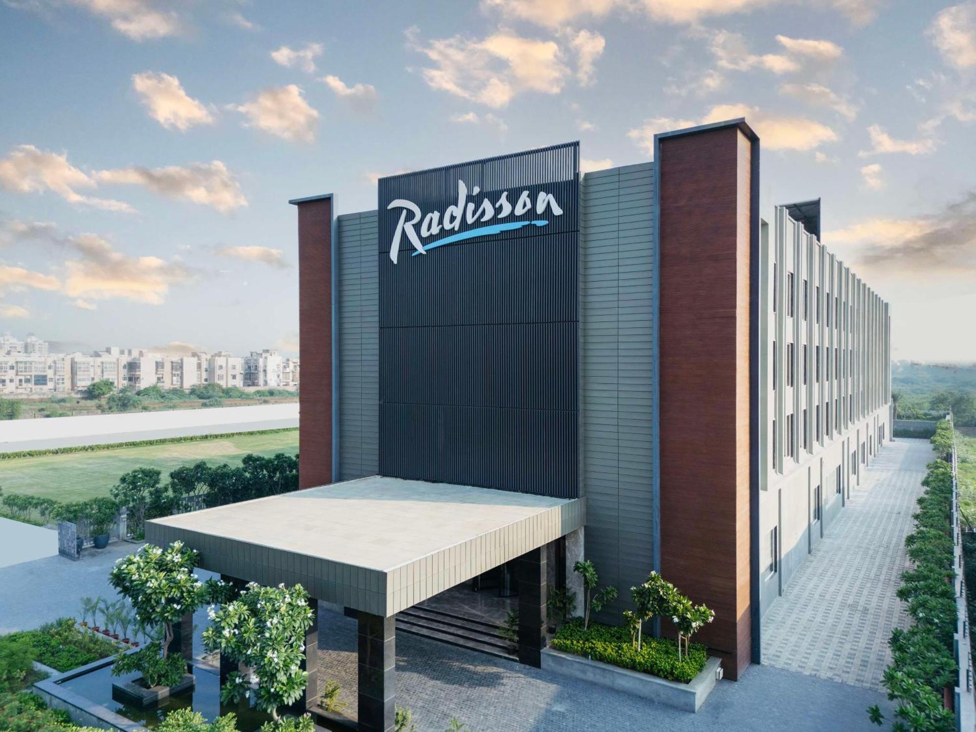 Radisson Hotel Вриндавана Экстерьер фото